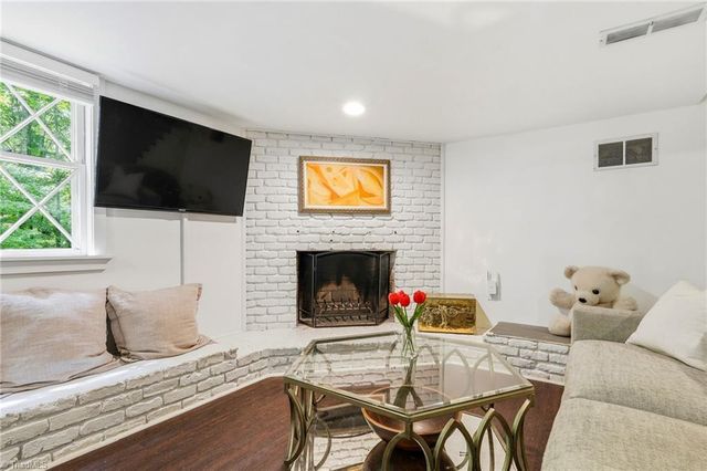 410 N Gordon Drive, Winston-salem, NC 27104