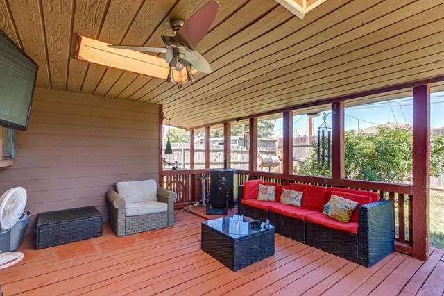 1916 73rd Street, Lubbock, TX 79423