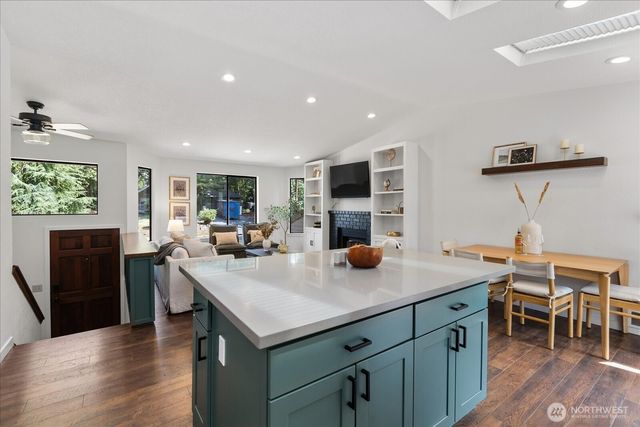 1511 N Lake Stickney Drive, Lynnwood, WA 98087
