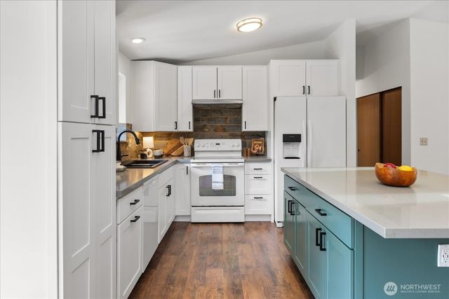 1511 N Lake Stickney Drive, Lynnwood, WA 98087