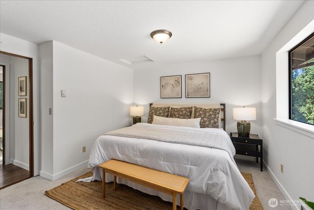 1511 N Lake Stickney Drive, Lynnwood, WA 98087