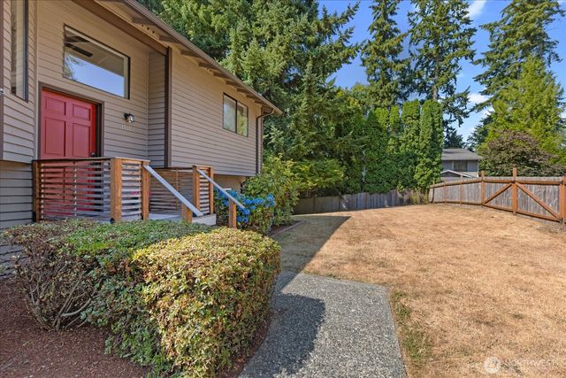 1511 N Lake Stickney Drive, Lynnwood, WA 98087