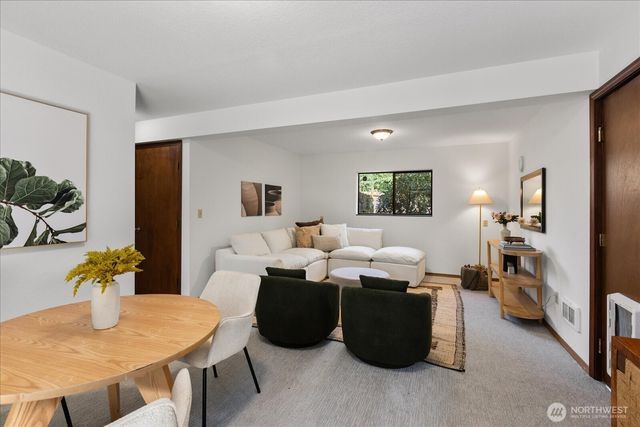 1511 N Lake Stickney Drive, Lynnwood, WA 98087