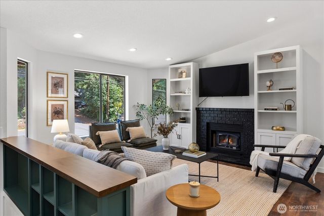 1511 N Lake Stickney Drive, Lynnwood, WA 98087