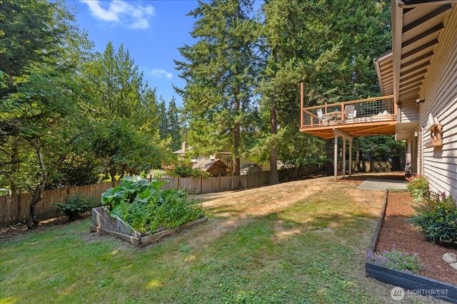 1511 N Lake Stickney Drive, Lynnwood, WA 98087