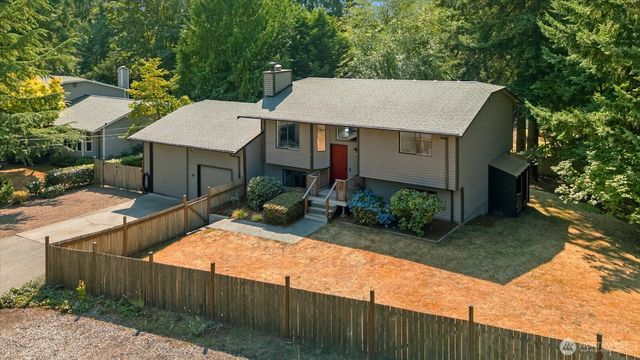 1511 N Lake Stickney Drive, Lynnwood, WA 98087