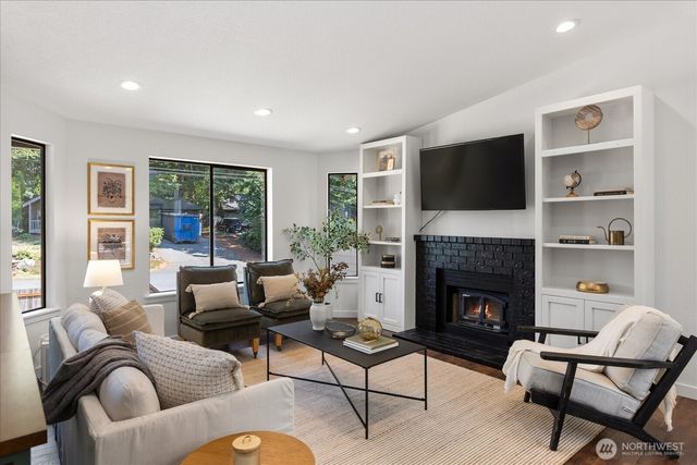 1511 N Lake Stickney Drive, Lynnwood, WA 98087