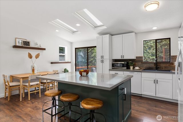 1511 N Lake Stickney Drive, Lynnwood, WA 98087