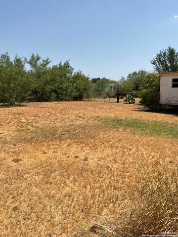 332 E Salinas, Dilley, TX 78017