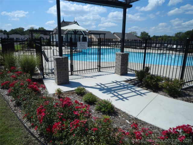 2001 E Tucson Place, Broken Arrow, OK 74011