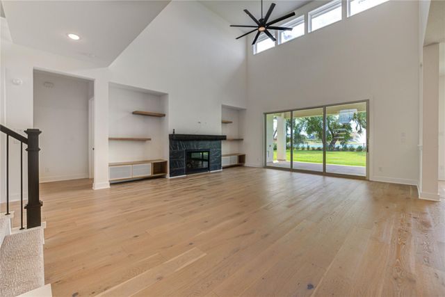 10318 Fountain Shore Drive, Missouri City, TX 77459
