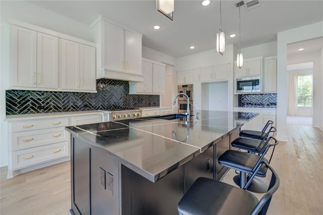 10318 Fountain Shore Drive, Missouri City, TX 77459