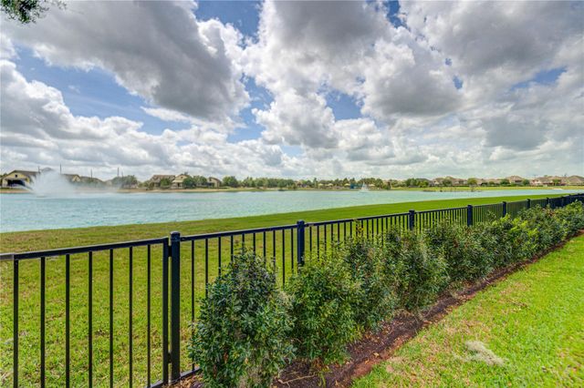 10318 Fountain Shore Drive, Missouri City, TX 77459