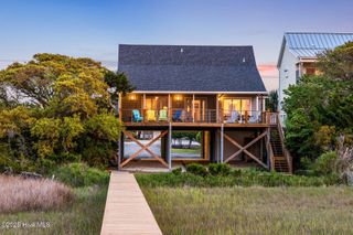 1122 N Anderson Boulevard, Topsail Beach, NC 28445