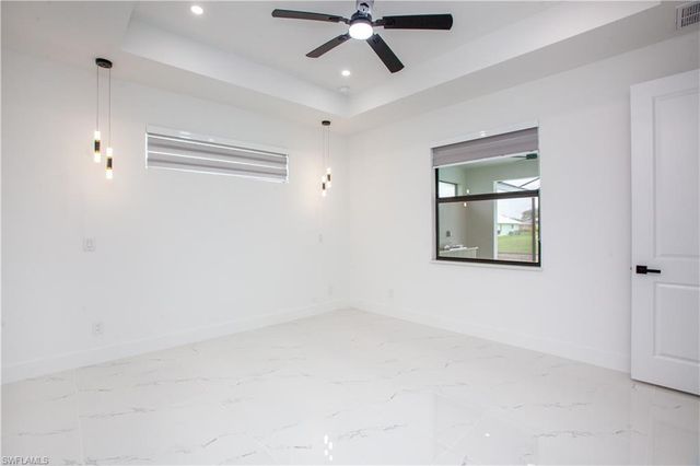 407 SE 16th ST, Cape Coral, FL 33990