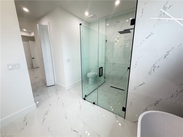 407 SE 16th ST, Cape Coral, FL 33990