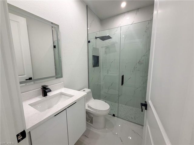 407 SE 16th ST, Cape Coral, FL 33990