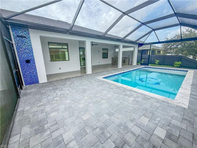 407 SE 16th ST, Cape Coral, FL 33990