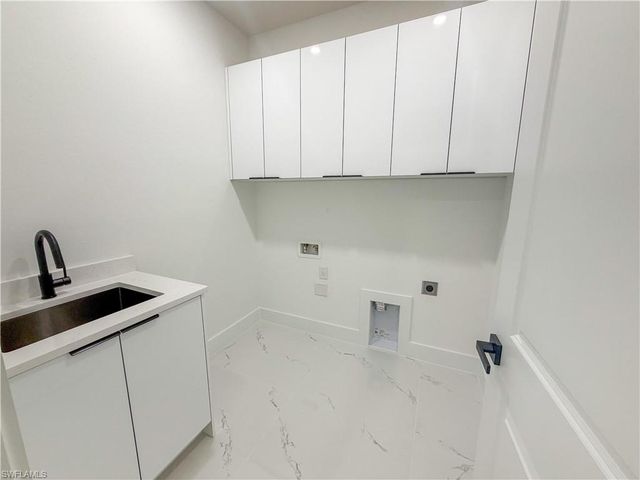 407 SE 16th ST, Cape Coral, FL 33990