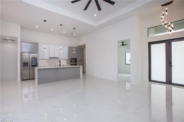 407 SE 16th ST, Cape Coral, FL 33990