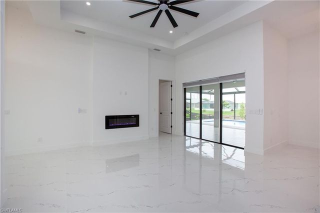 407 SE 16th ST, Cape Coral, FL 33990