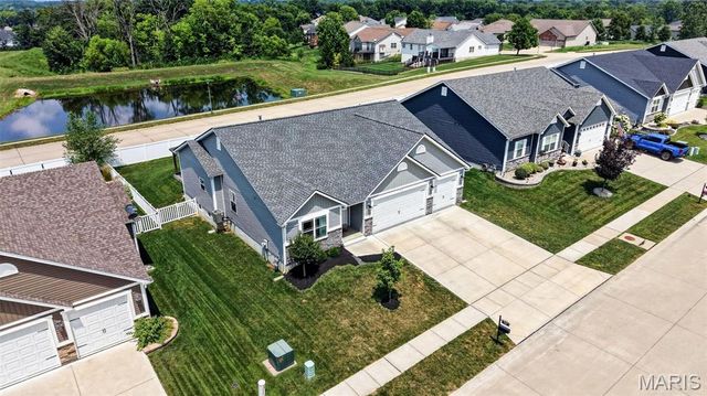 209 W Pine Creek Court, Wentzville, MO 63385