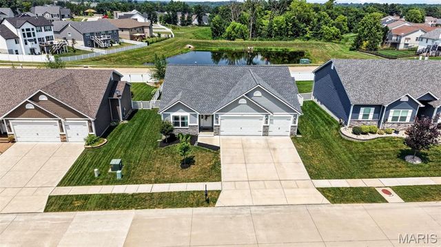 209 W Pine Creek Court, Wentzville, MO 63385