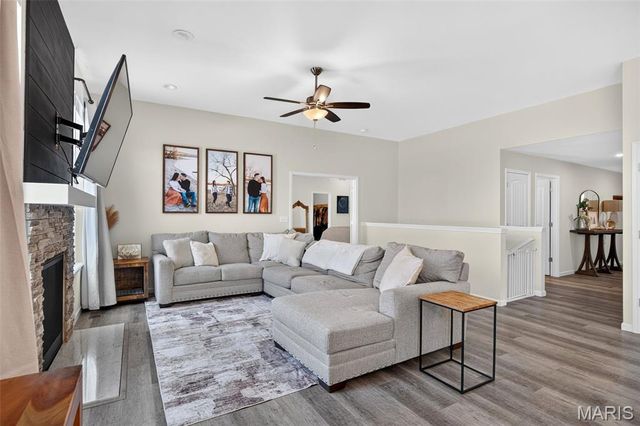 209 W Pine Creek Court, Wentzville, MO 63385