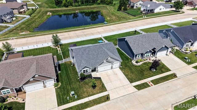 209 W Pine Creek Court, Wentzville, MO 63385
