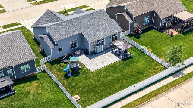 209 W Pine Creek Court, Wentzville, MO 63385