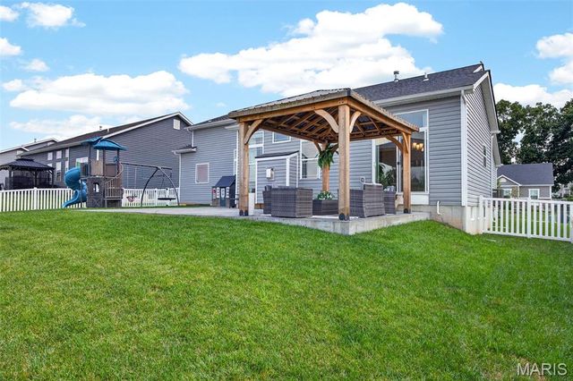 209 W Pine Creek Court, Wentzville, MO 63385