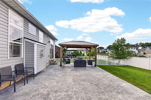 209 W Pine Creek Court, Wentzville, MO 63385