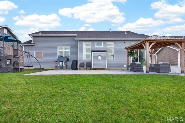 209 W Pine Creek Court, Wentzville, MO 63385