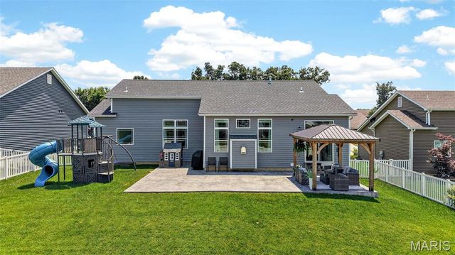 209 W Pine Creek Court, Wentzville, MO 63385