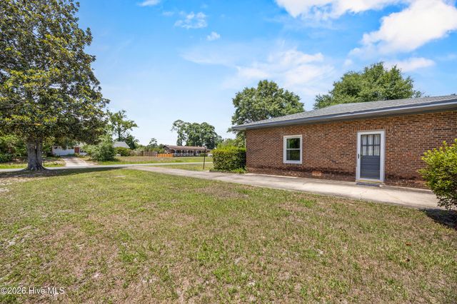 320 Ilex Drive, Wilmington, NC 28412