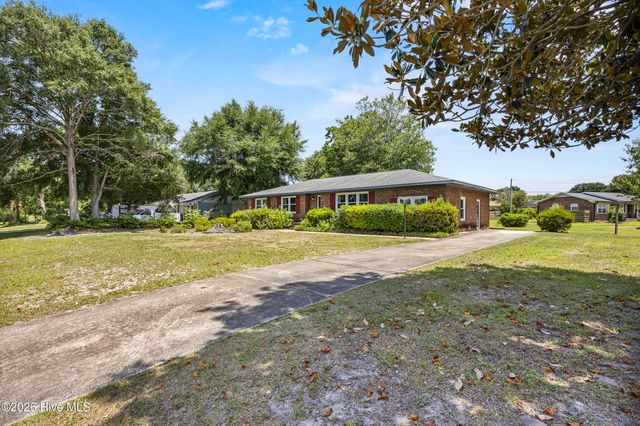 320 Ilex Drive, Wilmington, NC 28412