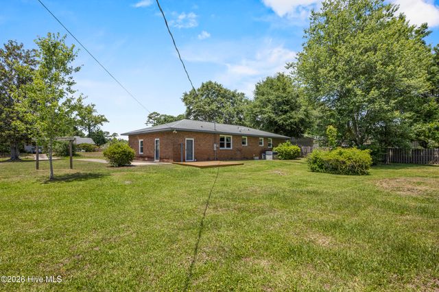 320 Ilex Drive, Wilmington, NC 28412