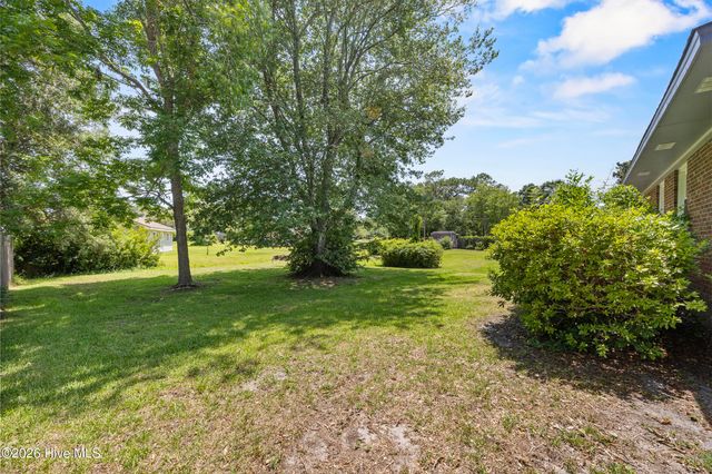 320 Ilex Drive, Wilmington, NC 28412