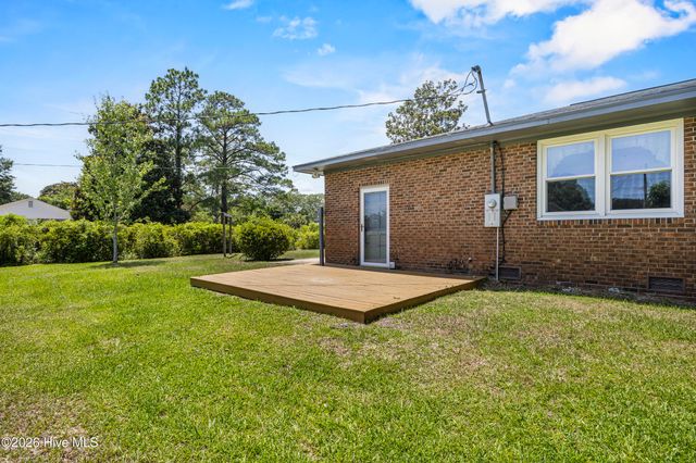 320 Ilex Drive, Wilmington, NC 28412