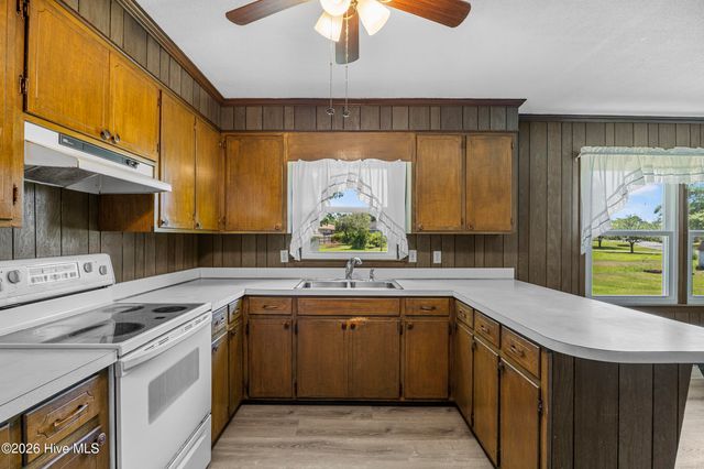 320 Ilex Drive, Wilmington, NC 28412