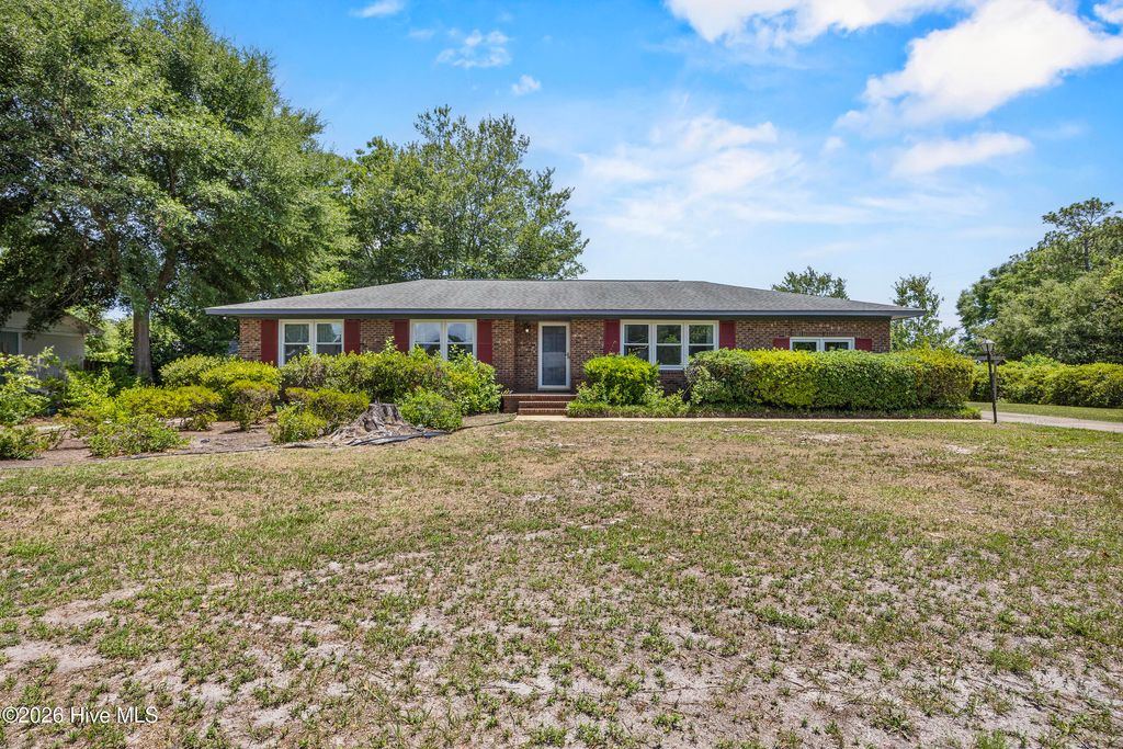 320 Ilex Drive, Wilmington, NC 28412