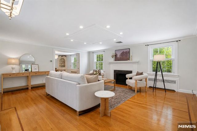 327 Chestnut Street, Nutley, NJ 07110
