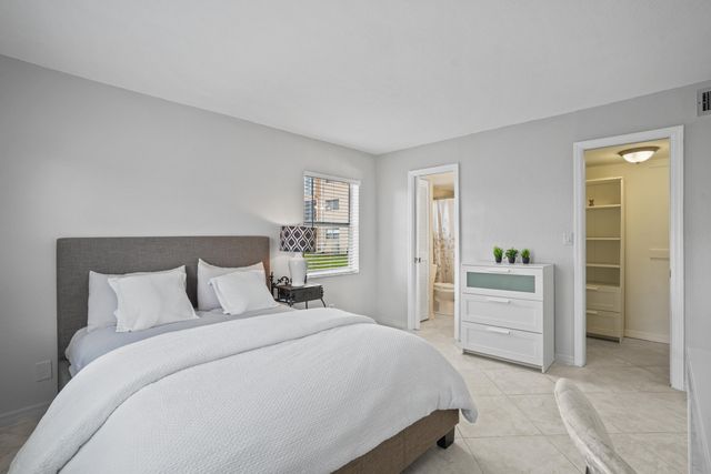 2781 N Pine Island Road 112, Sunrise, FL 33322