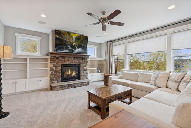 2559 Woods Drive, Victoria, MN 55386