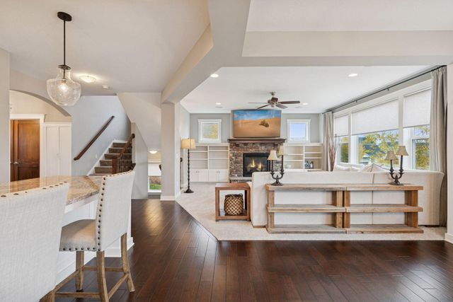 2559 Woods Drive, Victoria, MN 55386