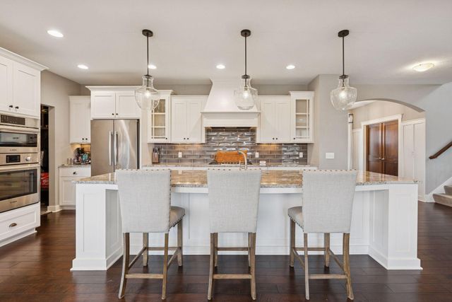 2559 Woods Drive, Victoria, MN 55386