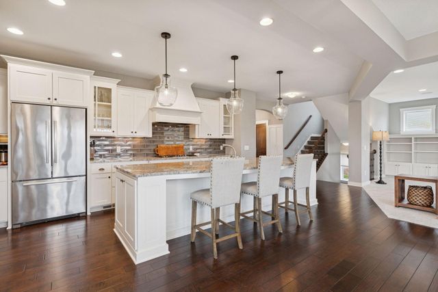 2559 Woods Drive, Victoria, MN 55386