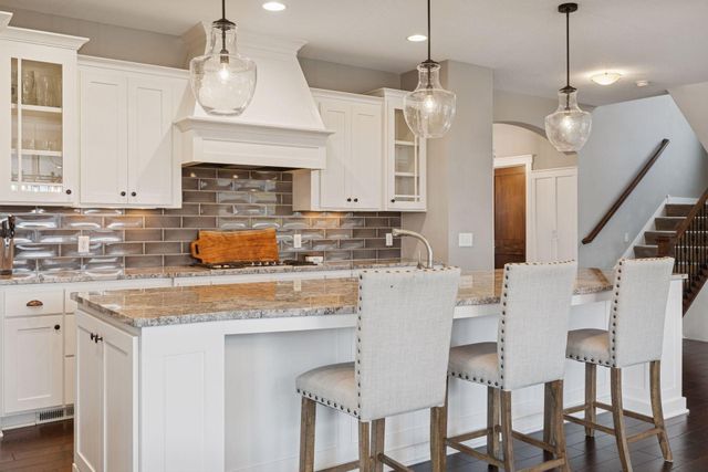 2559 Woods Drive, Victoria, MN 55386