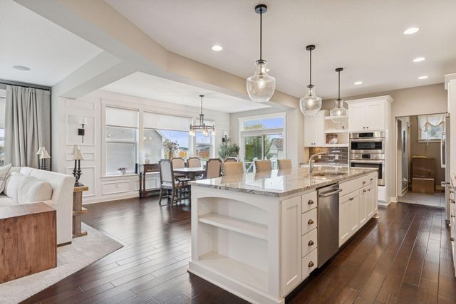 2559 Woods Drive, Victoria, MN 55386