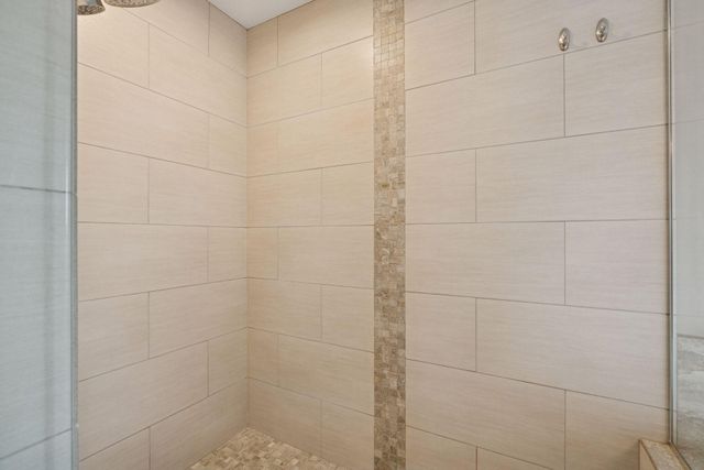 2559 Woods Drive, Victoria, MN 55386